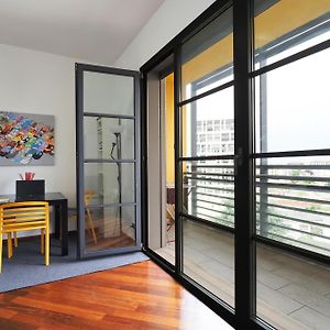 Deluxe Studio
